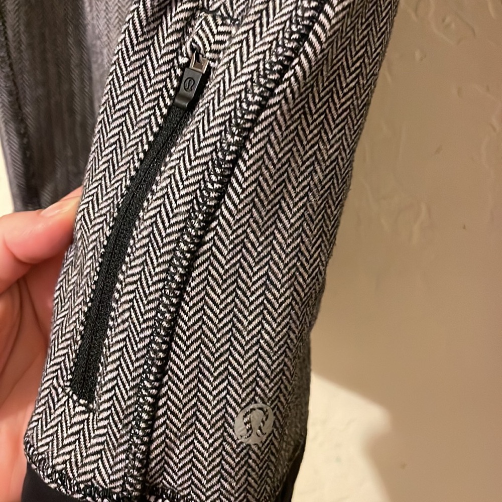 Lululemon pull over hoodie - Picture 3 of 9